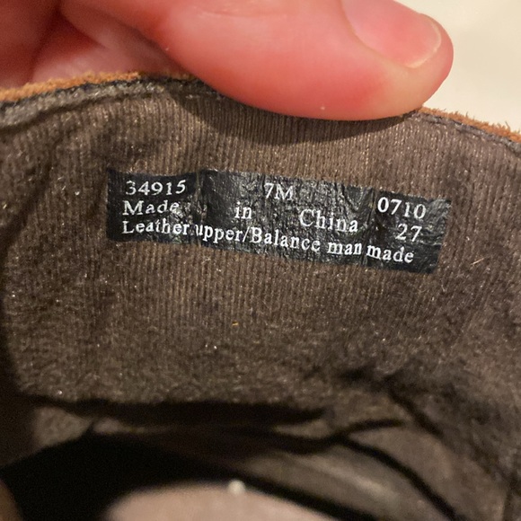 Clarks ankle Boots size 7 dark brown leather upper 1.5 inch heel zipper side - Picture 6 of 6